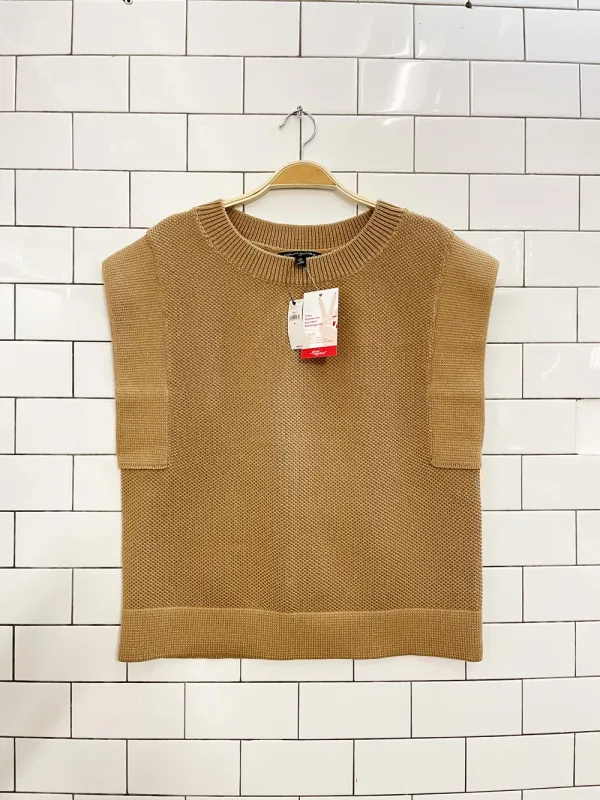 nwt banana republic boxy knit vest sold by Good Market Thrift Store