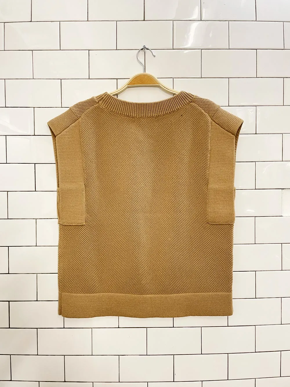 nwt banana republic boxy knit vest sold by Good Market Thrift Store product image thumbnail 3