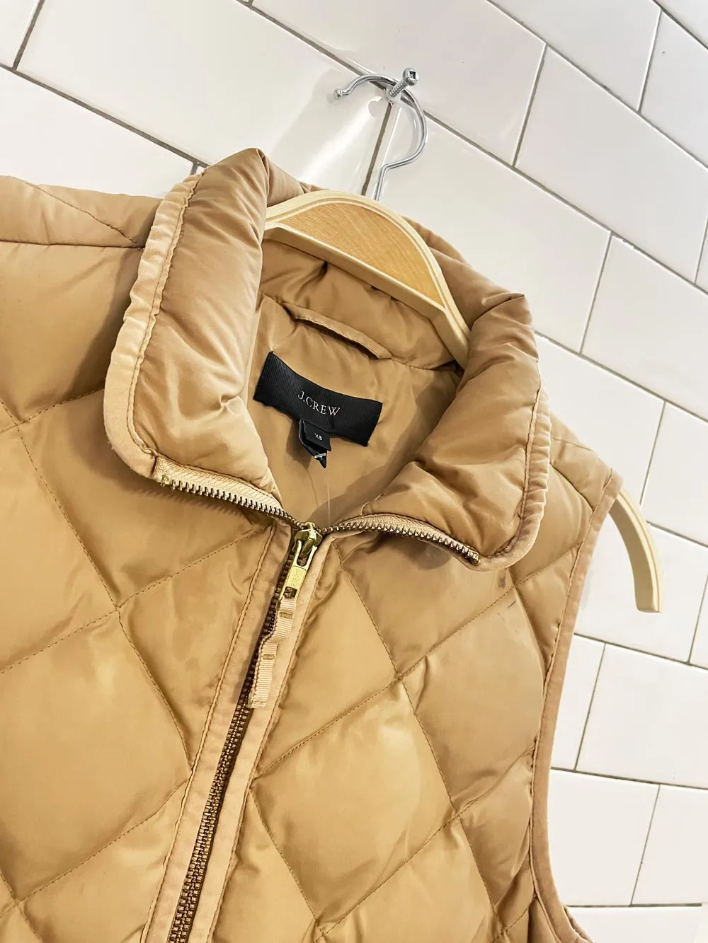 j crew diamond quilted down puffer vest sold by Good Market Thrift Store product image thumbnail 2