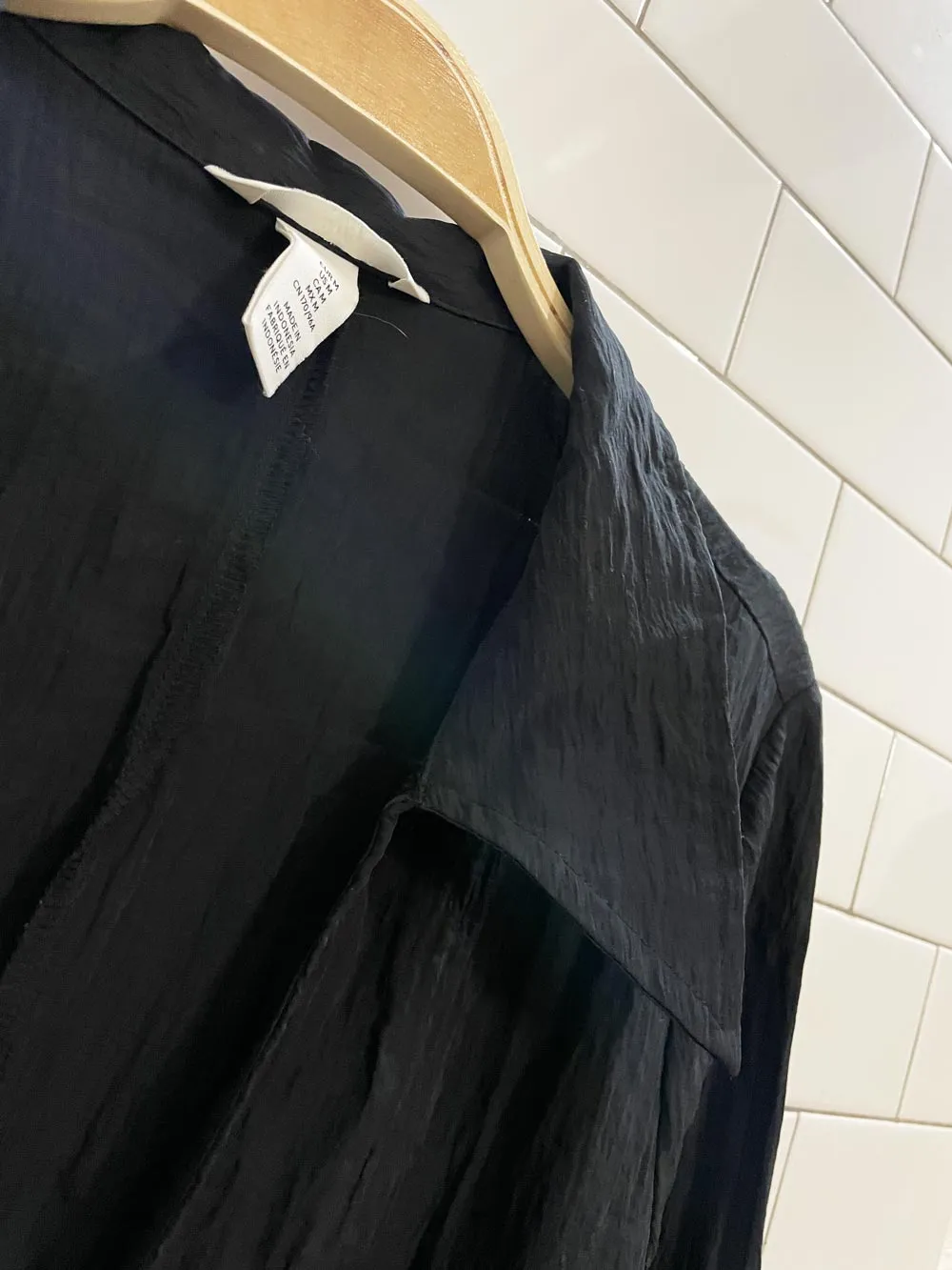 h&m corset tie-front vamp blouse sold by Good Market Thrift Store product image thumbnail 2