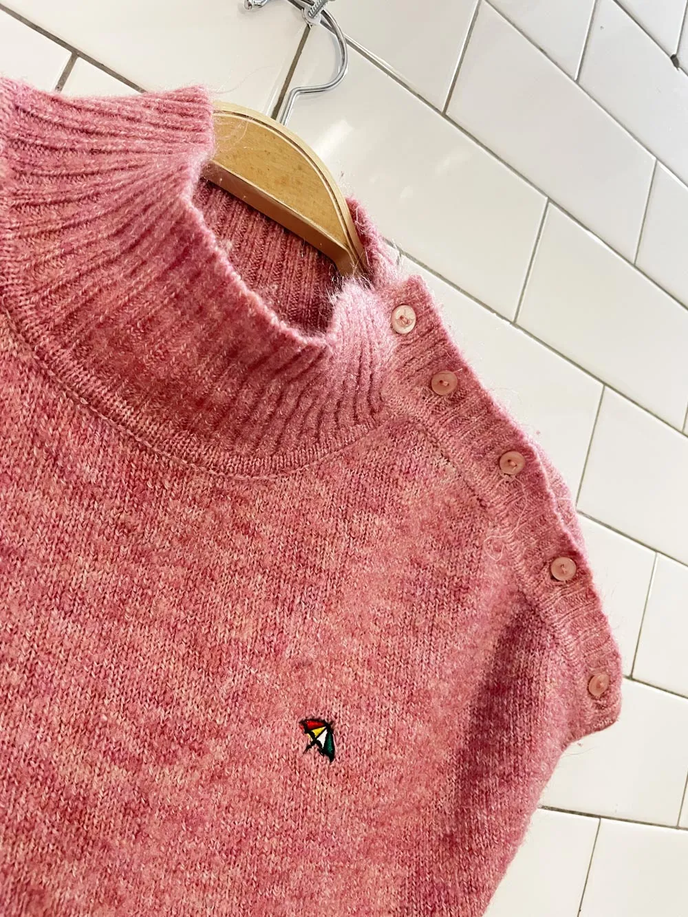 vintage arnold palmer knit sleeveless sweater sold by Good Market Thrift Store product image thumbnail 2