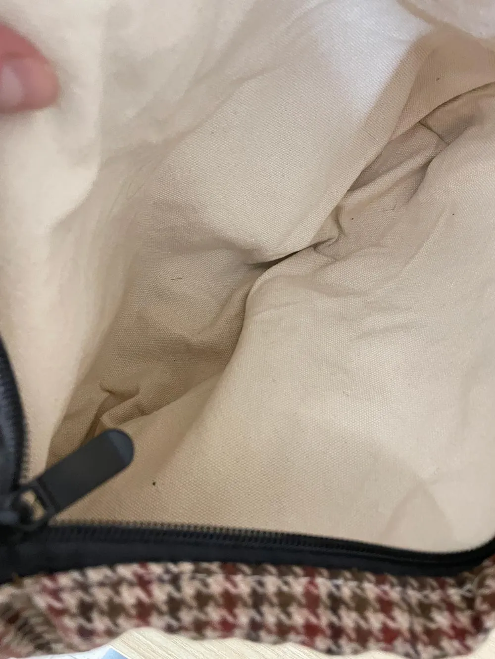 attitude woven houndstooth shoulder bag sold by Good Market Thrift Store product image thumbnail 4