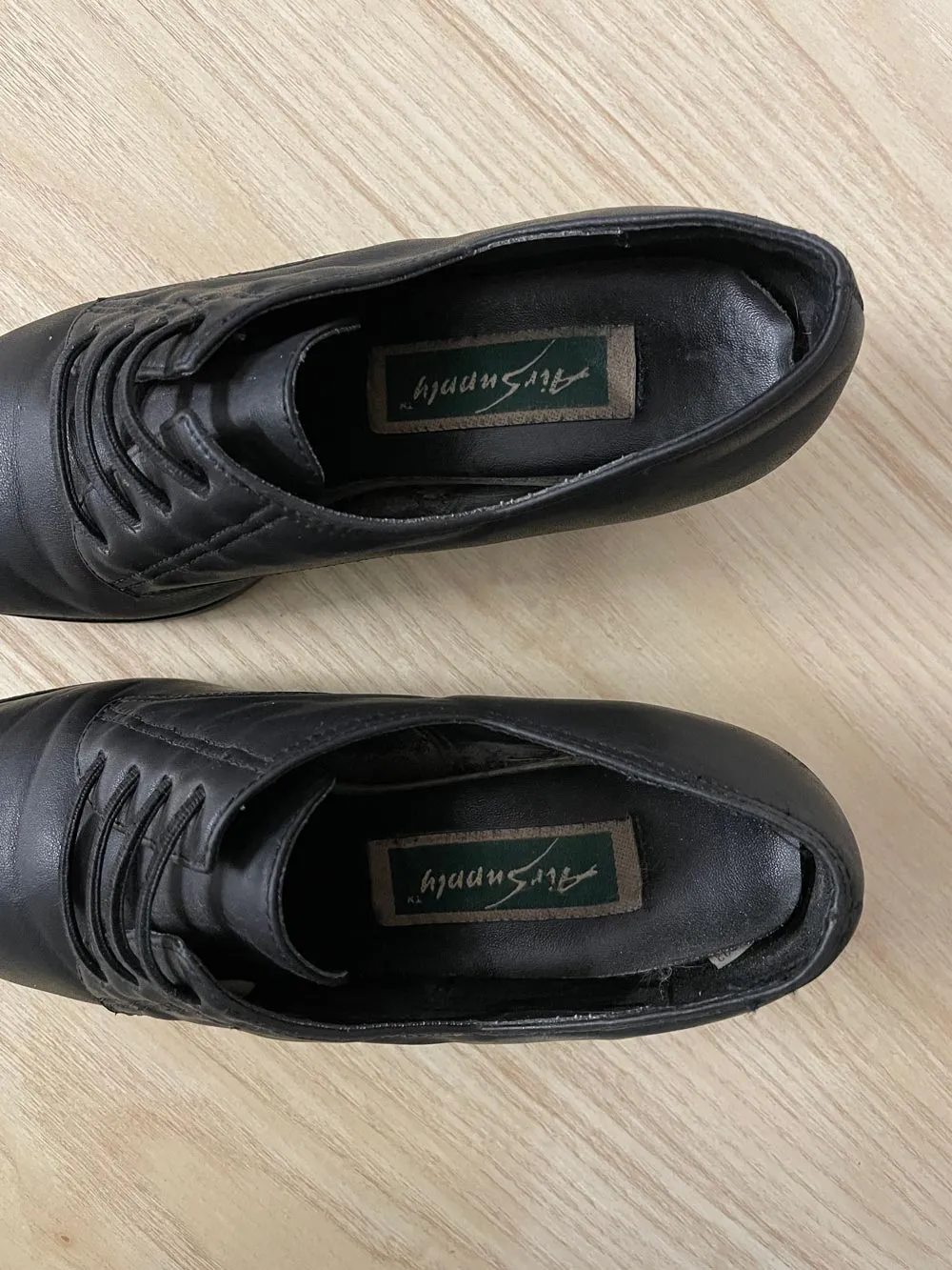 vintage 90s air supply heeled leather loafer sold by Good Market Thrift Store product image thumbnail 3