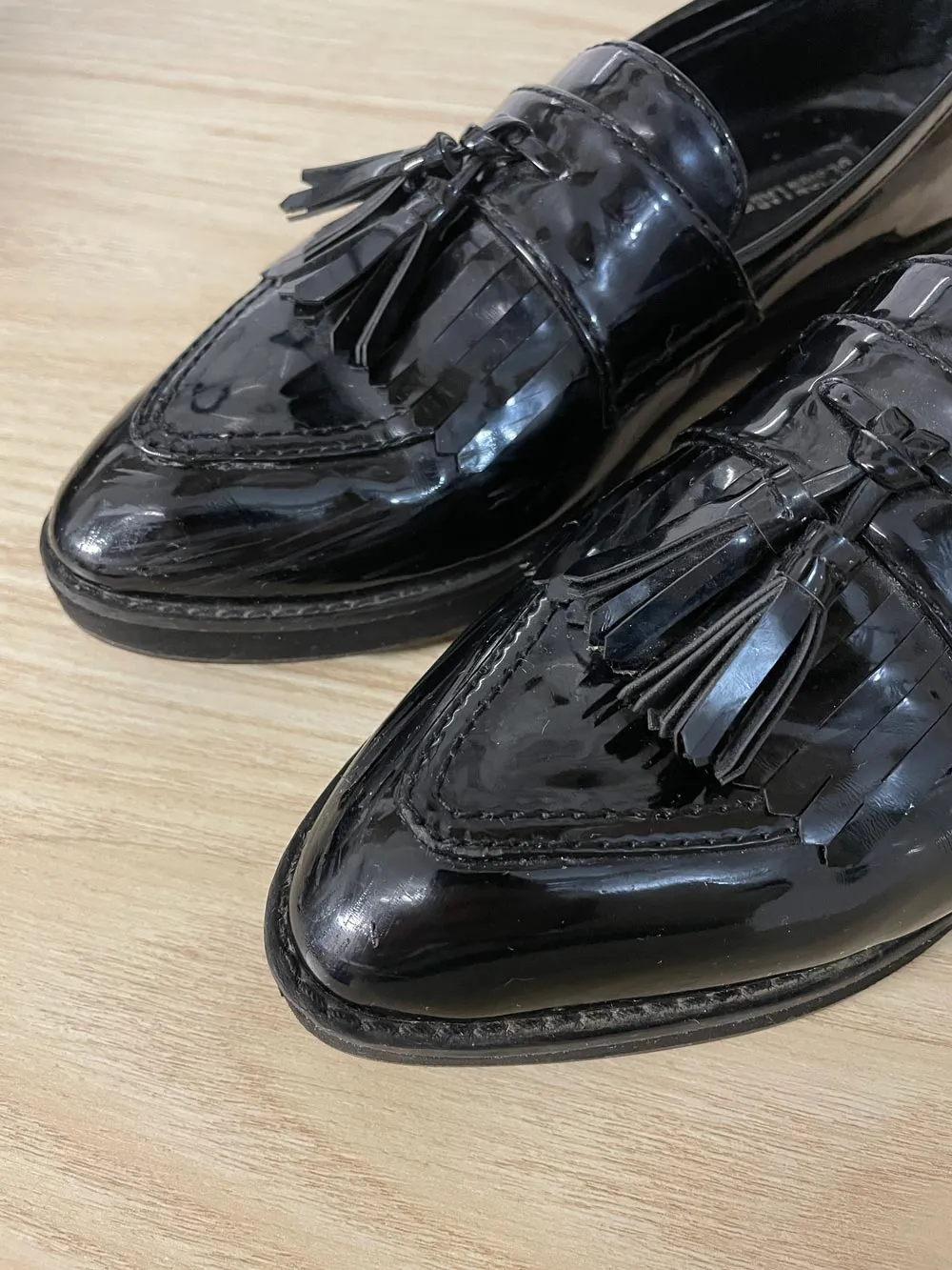 design lab iggi patent fringe tassel loafer sold by Good Market Thrift Store product image thumbnail 2