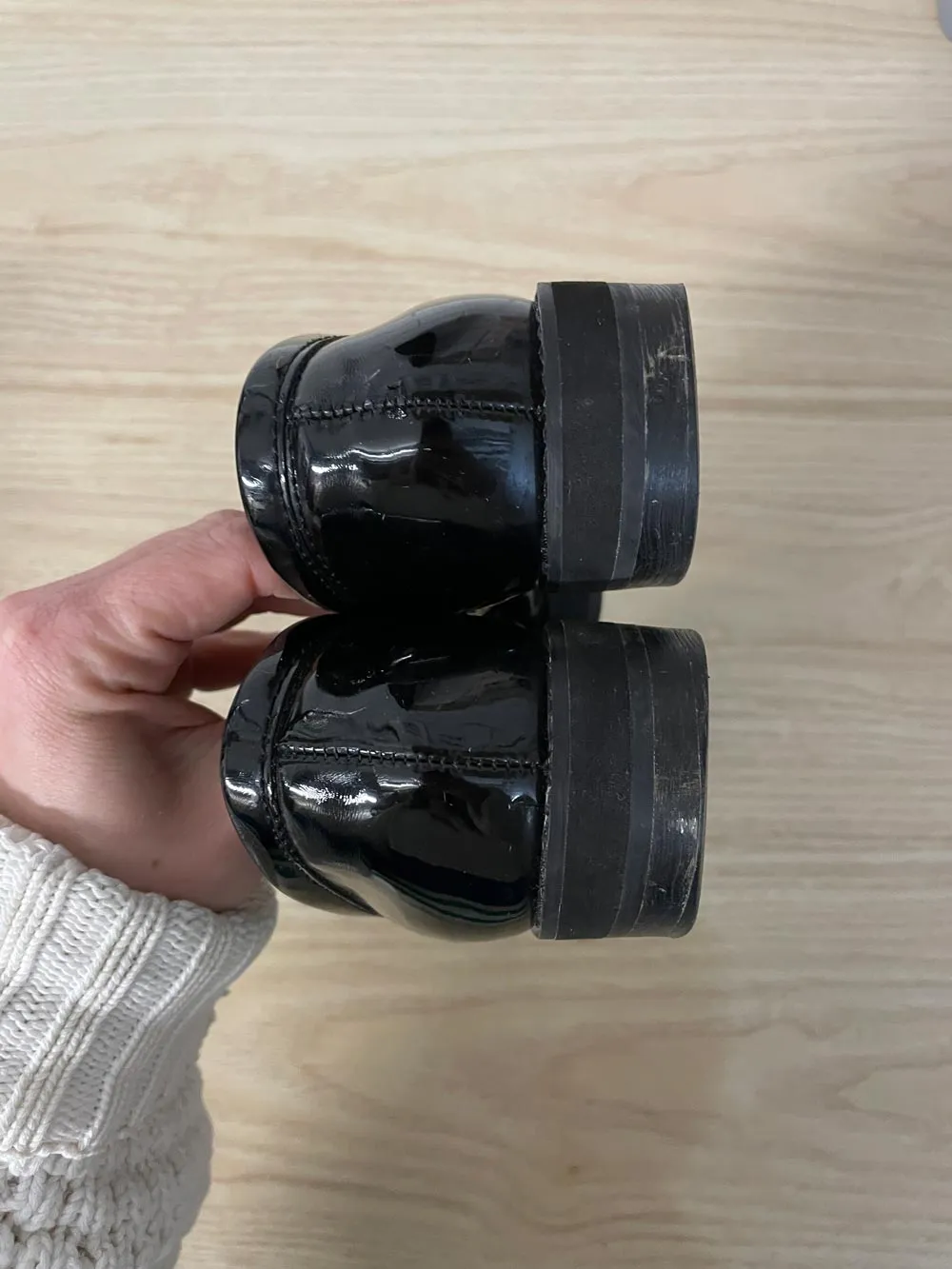 design lab iggi patent fringe tassel loafer sold by Good Market Thrift Store product image thumbnail 5