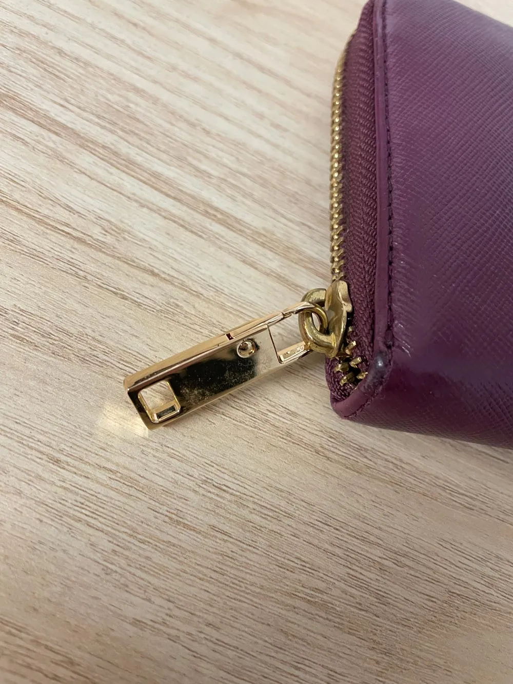 tory burch robinson continental zip around wallet sold by Good Market Thrift Store product image thumbnail 4