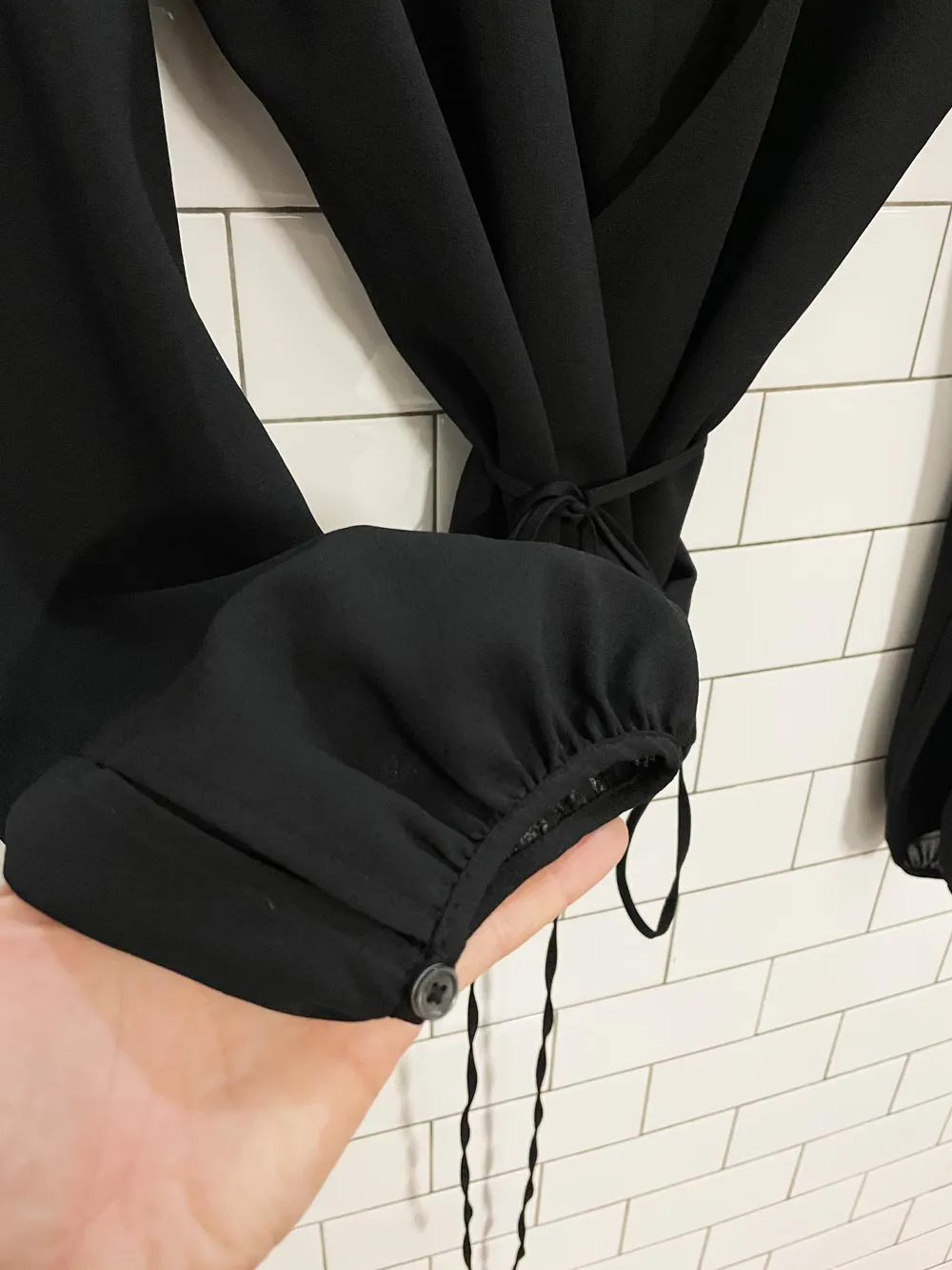 wilfred chiffon tie wrap blouse sold by Good Market Thrift Store product image thumbnail 3