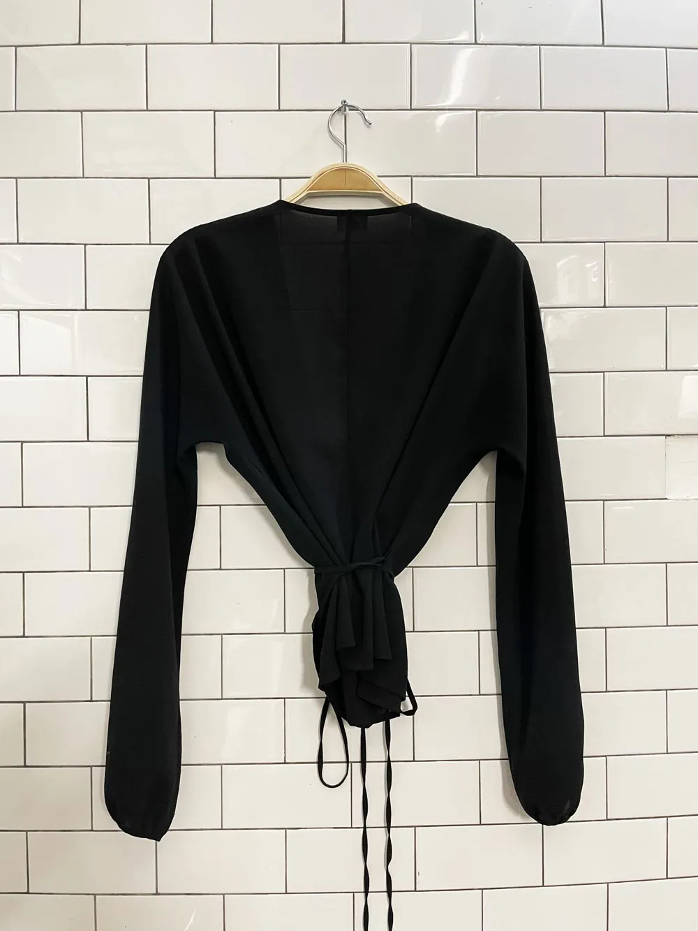 wilfred chiffon tie wrap blouse sold by Good Market Thrift Store product image thumbnail 4