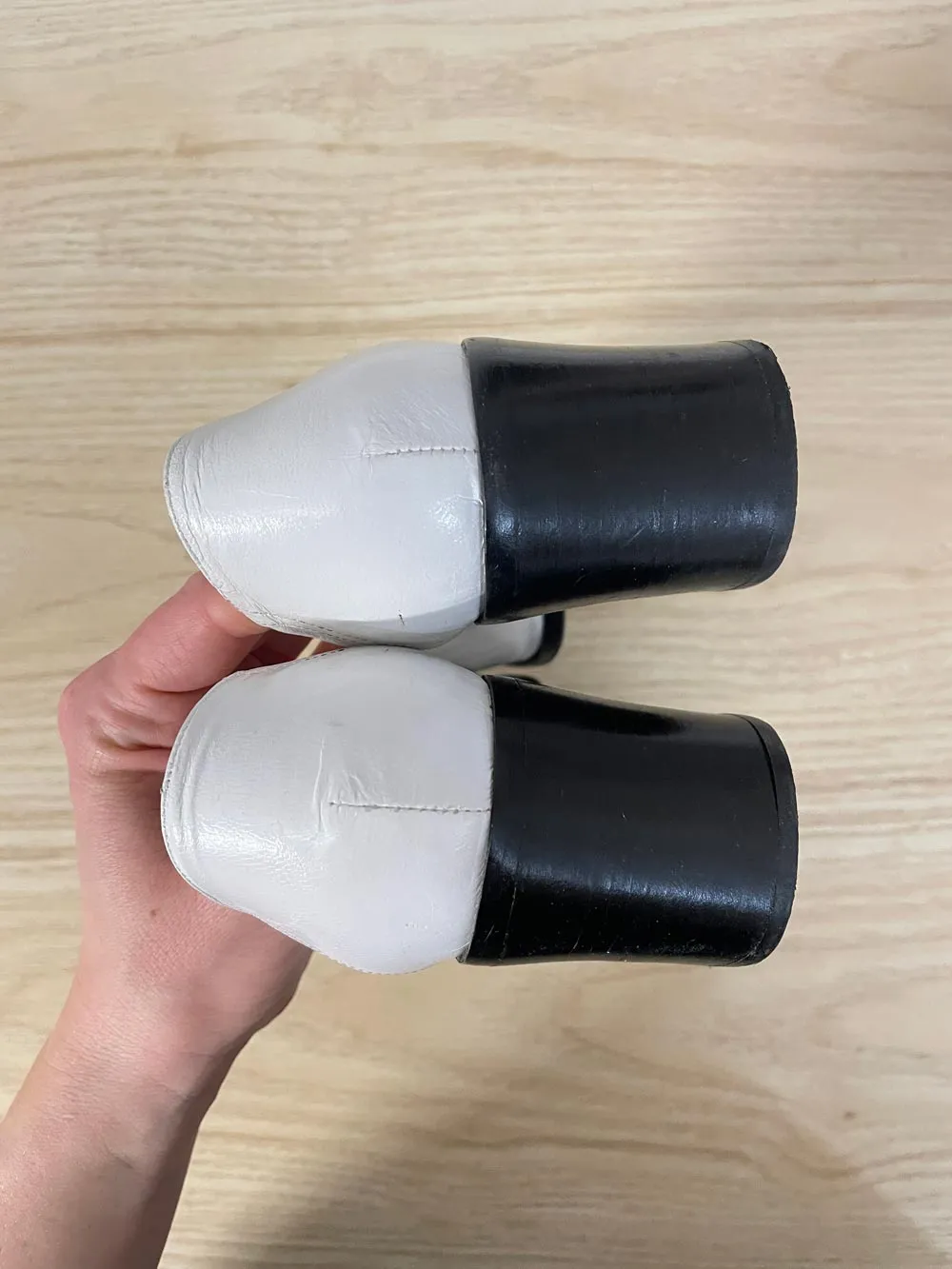 vintage le silla itally leather square toe heeled loafer sold by Good Market Thrift Store product image thumbnail 3