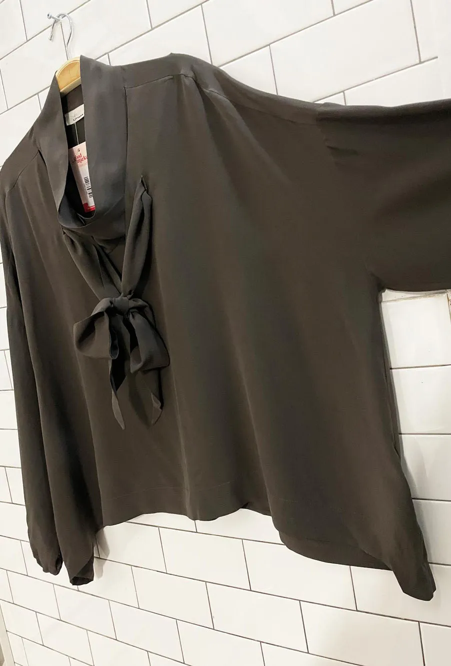 liviana conti tie neck boxy silk blouse sold by Good Market Thrift Store product image thumbnail 4