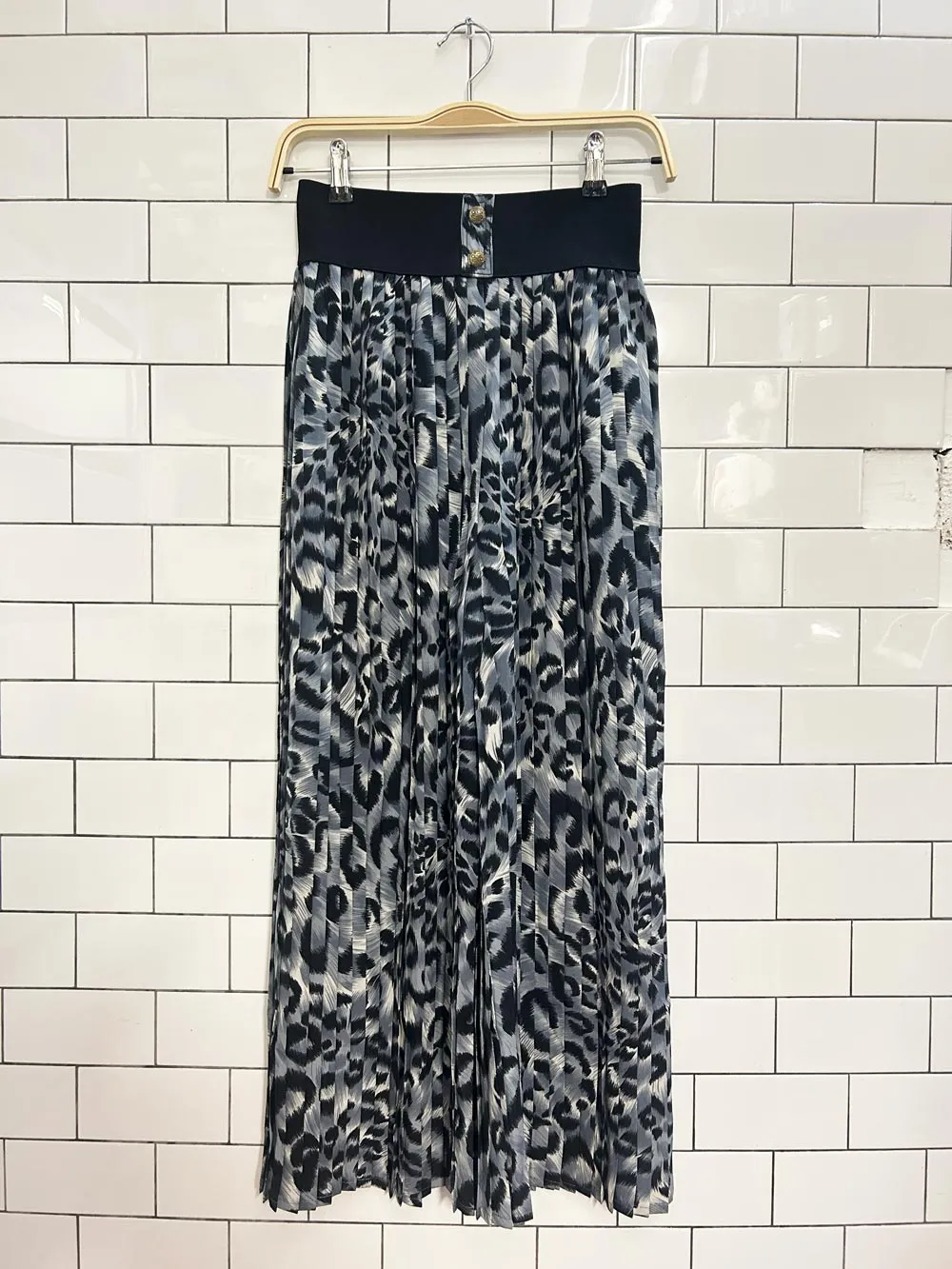 vintage pleated chiffon wide leg pants sold by Good Market Thrift Store product image thumbnail 3