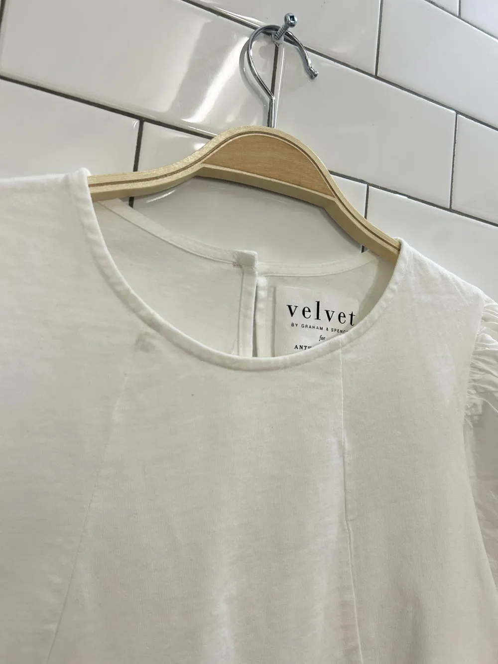 anthro velvet graham & spencer puff sleeve blouse sold by Good Market Thrift Store product image thumbnail 2