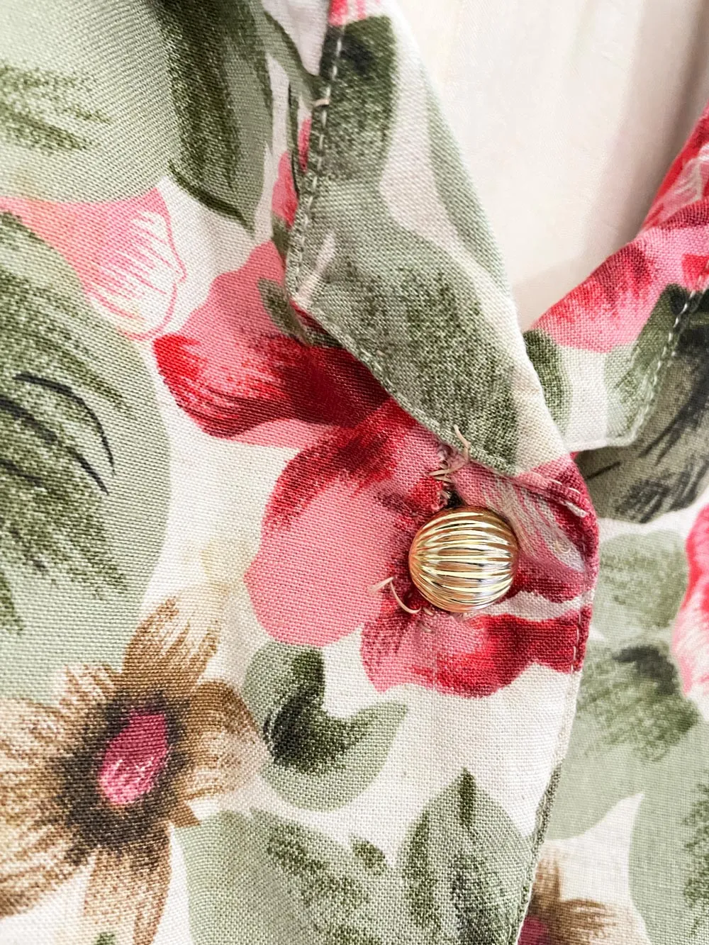 vintage 90s braemar floral linen vest top sold by Good Market Thrift Store product image thumbnail 4