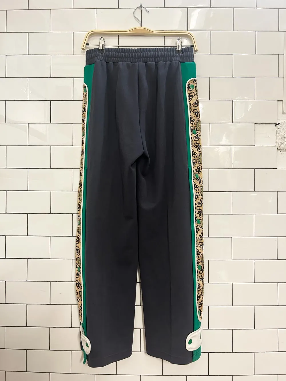 li-ning badfive tear away wide leg pants sold by Good Market Thrift Store product image thumbnail 5