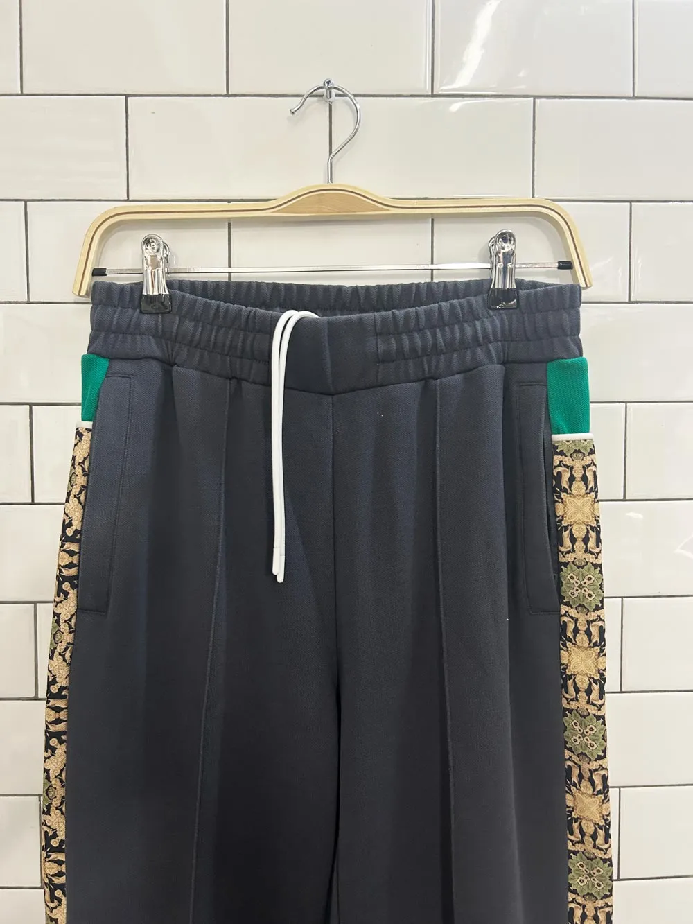 li-ning badfive tear away wide leg pants sold by Good Market Thrift Store