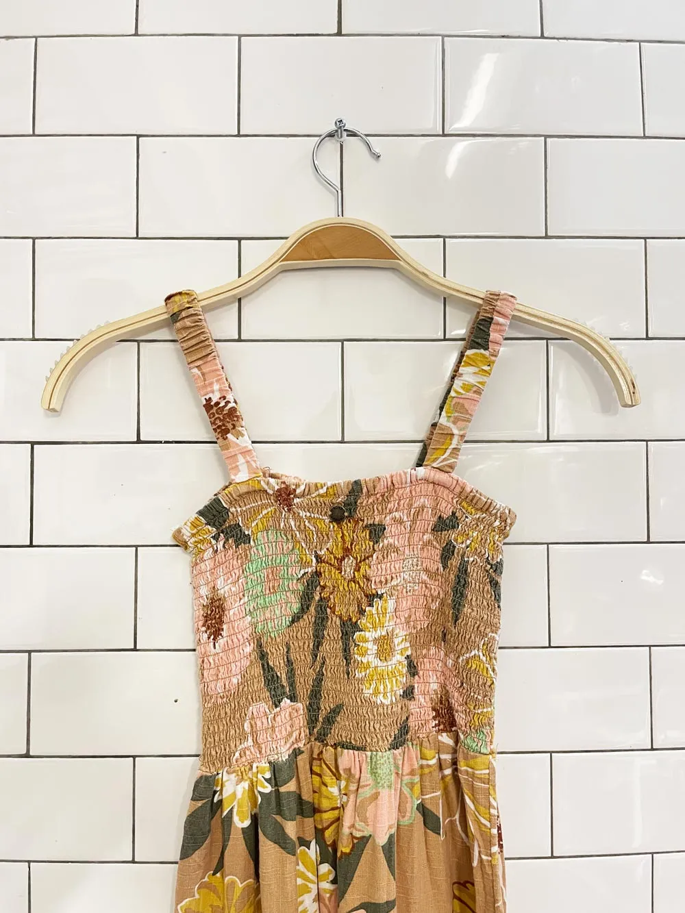 roxy sunnier shorts smocked tiered maxi dress sold by Good Market Thrift Store product image thumbnail 3