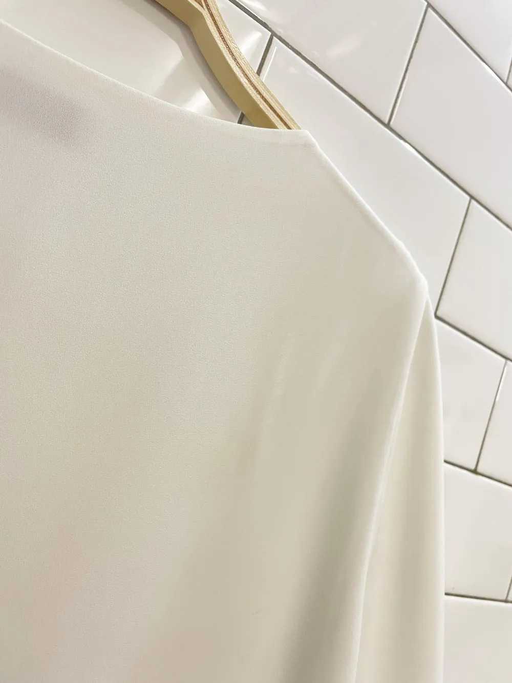 babaton randy short sleeve blouse sold by Good Market Thrift Store product image thumbnail 3