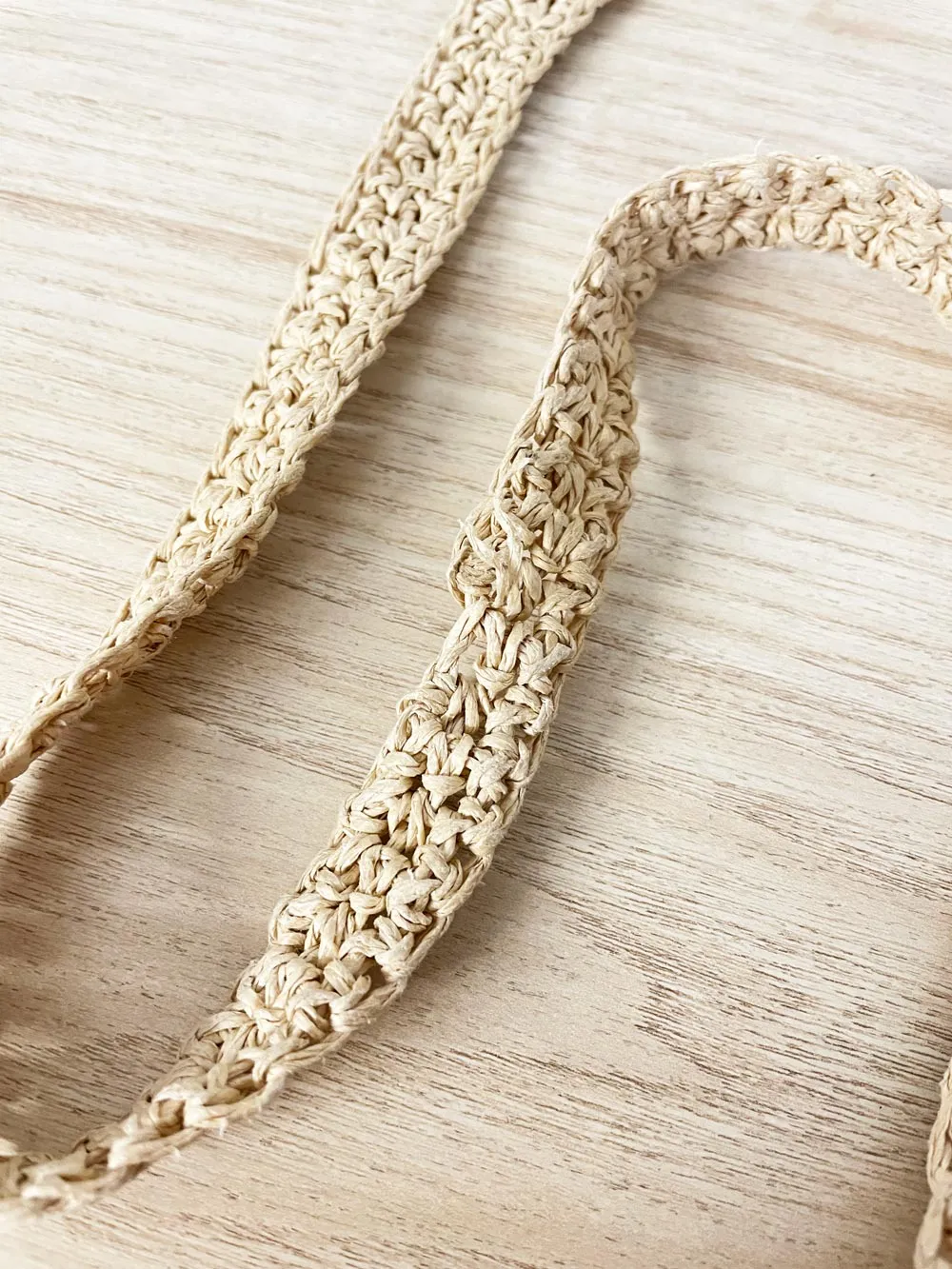 vintage straw floral crossbody bag sold by Good Market Thrift Store product image thumbnail 4