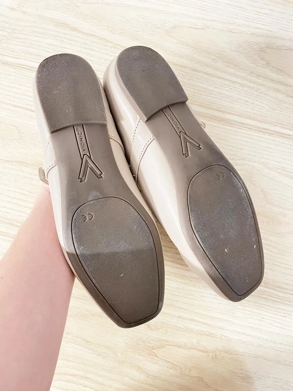 nwot vionic alameda leather mary-jane shoes sold by Good Market Thrift Store product image thumbnail 5