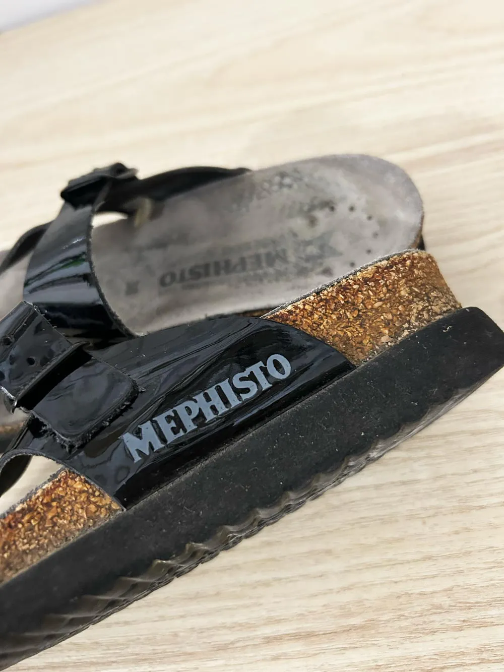 mephisto helen classic patent leather sandals sold by Good Market Thrift Store product image thumbnail 2