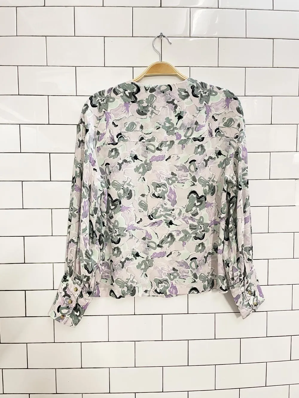 club monaco pastel floral blouse sold by Good Market Thrift Store product image thumbnail 5