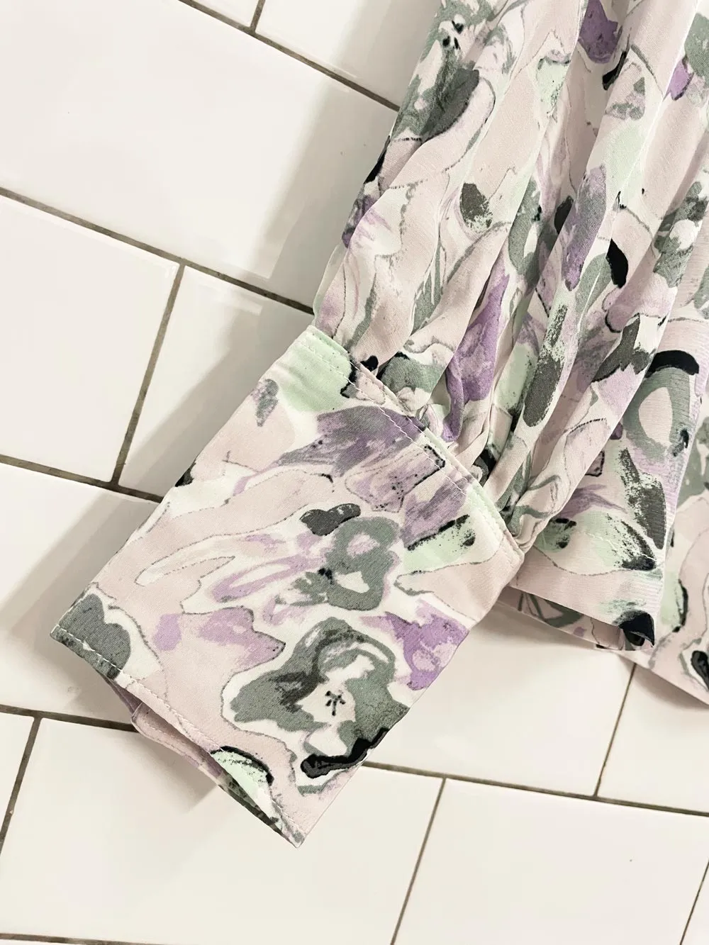 club monaco pastel floral blouse sold by Good Market Thrift Store product image thumbnail 2