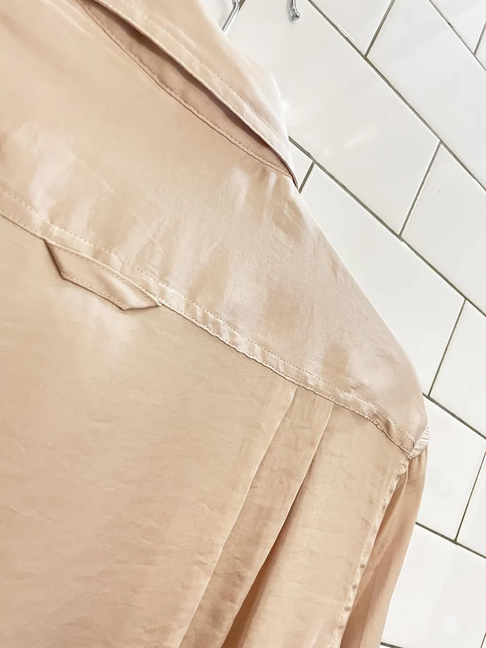 banana republic champane satin blouse sold by Good Market Thrift Store product image thumbnail 4