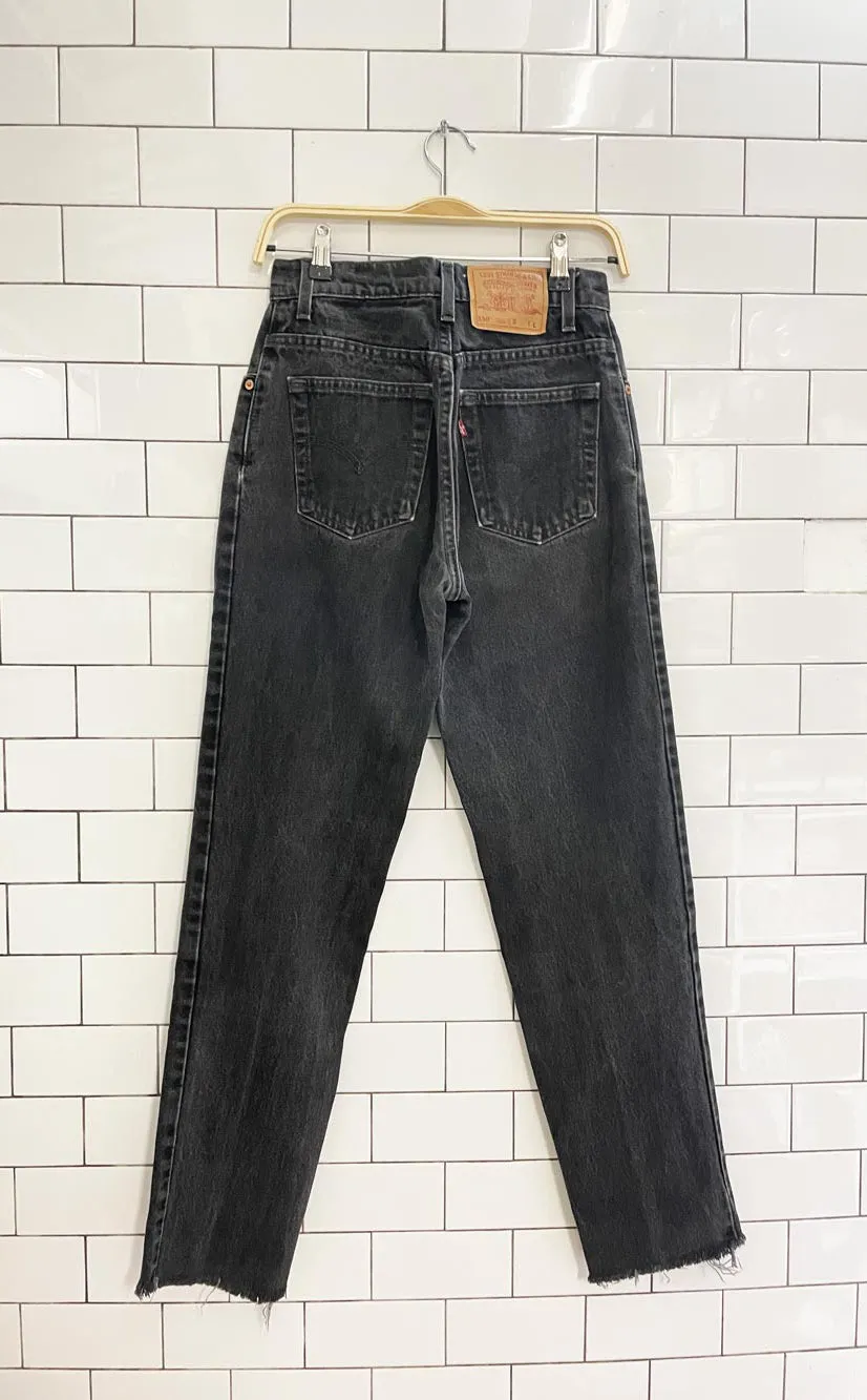 vintage 90s levi's 550 relaxed fit jeans sold by Good Market Thrift Store product image thumbnail 5