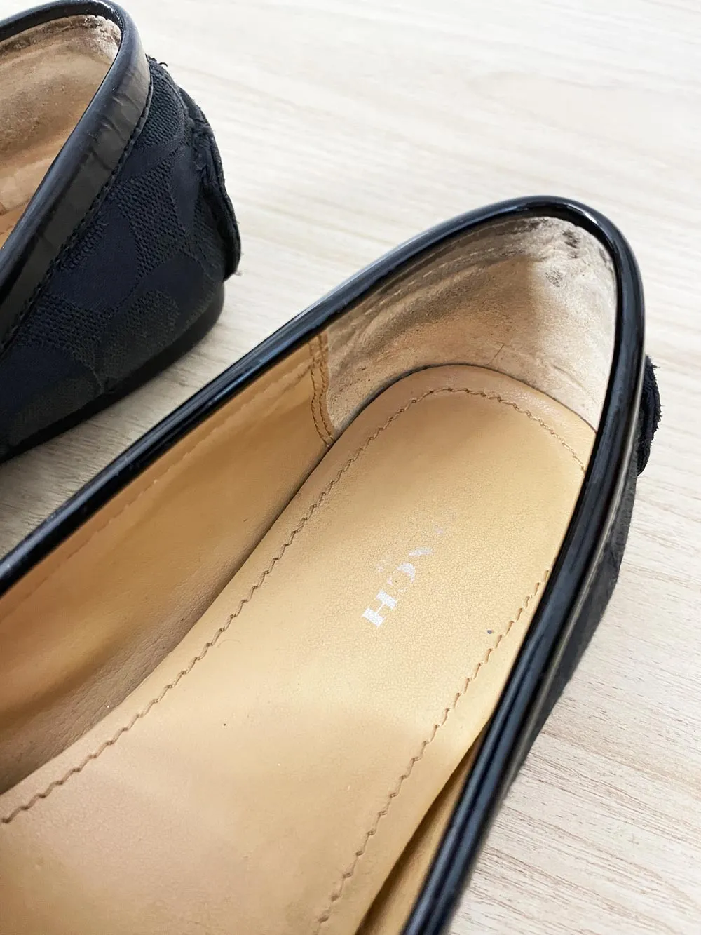 coach frida signature print loafer with patent bow sold by Good Market Thrift Store product image thumbnail 4