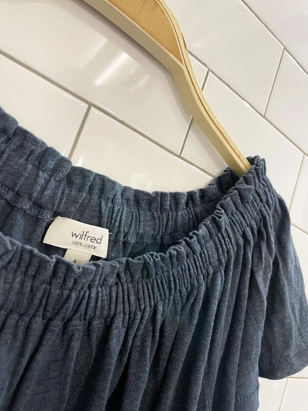 wilfred 100% linen sarte off shoulder top sold by Good Market Thrift Store product image thumbnail 2