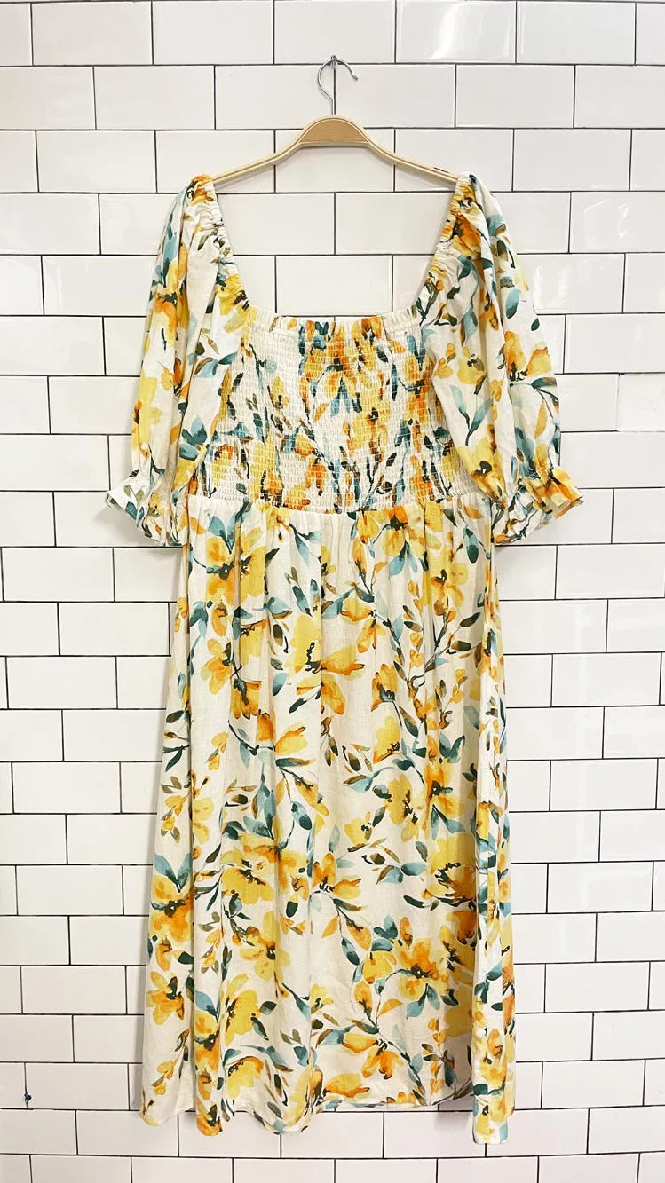 nwt gap linen-blend smocked floral midi dress sold by Good Market Thrift Store product image thumbnail 5