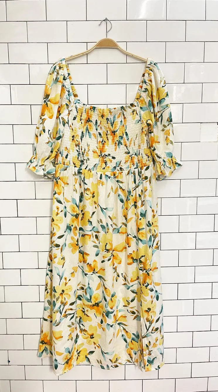 nwt gap linen-blend smocked floral midi dress sold by Good Market Thrift Store