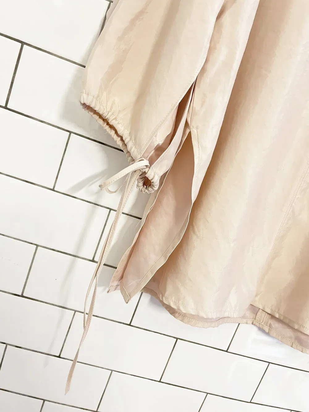 h&m 2025 champagne satin deep v balloon sleeve oversized blouse sold by Good Market Thrift Store product image thumbnail 2