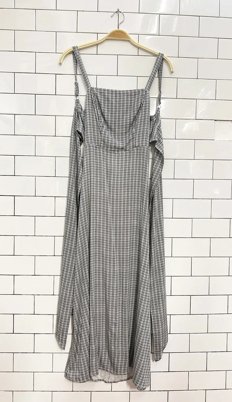 UO layla check straight-neck tie-back midi dress sold by Good Market Thrift Store product image thumbnail 4