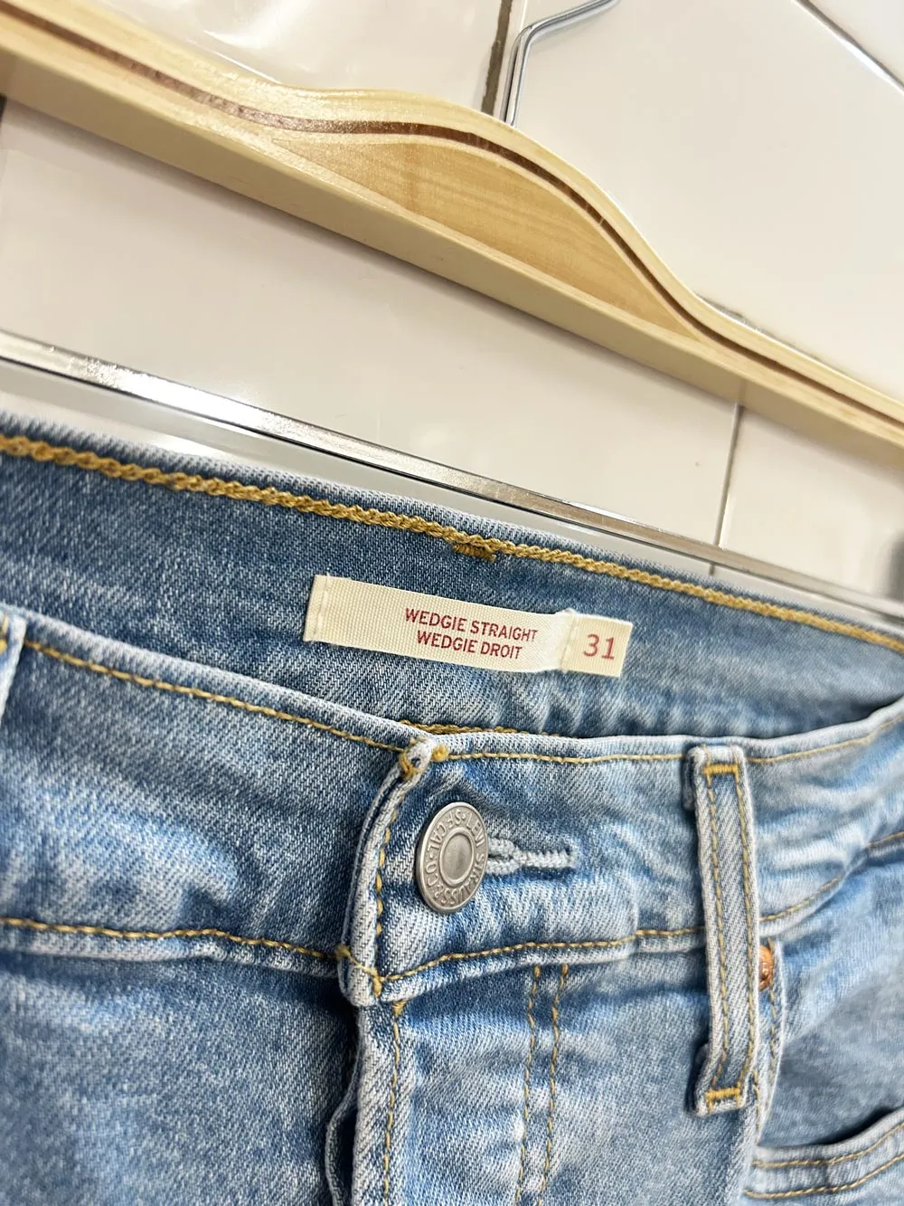 levi's wedgie straight distressed cropped jeans sold by Good Market Thrift Store product image thumbnail 3