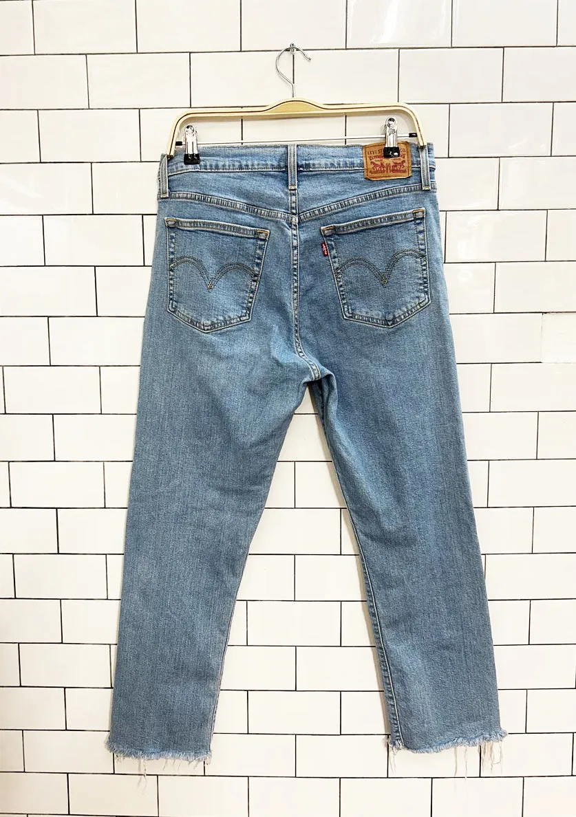 levi's wedgie straight distressed cropped jeans sold by Good Market Thrift Store product image thumbnail 4