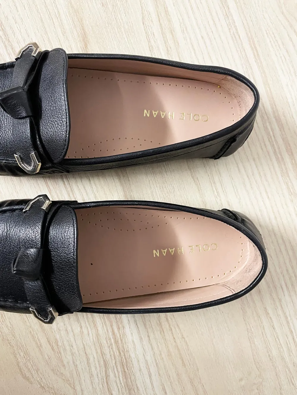 cole haan evelyn bow leather driving loafer sold by Good Market Thrift Store product image thumbnail 3