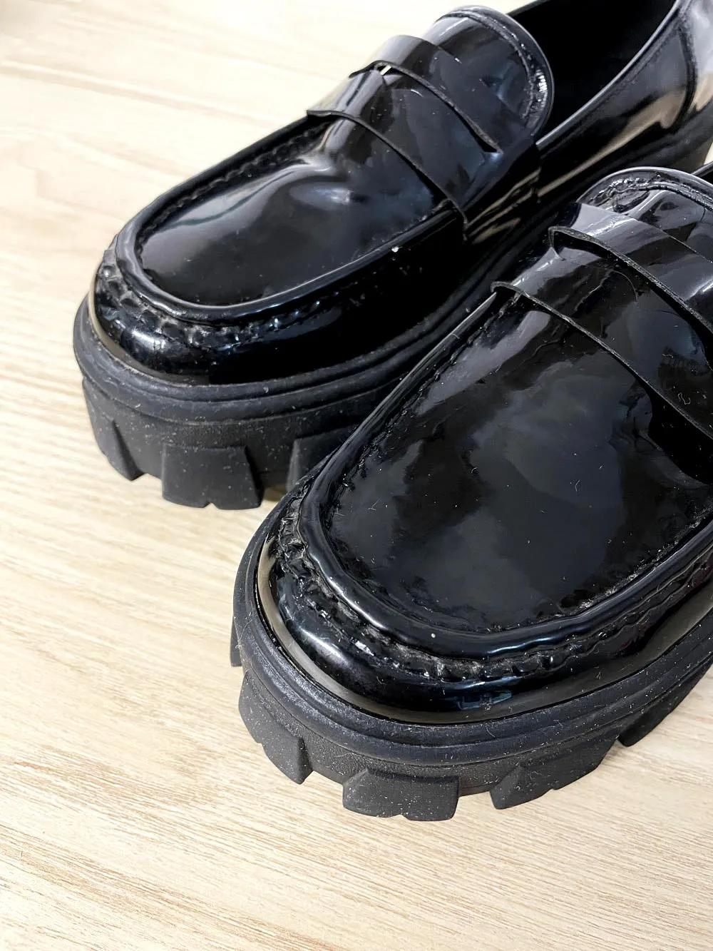 halston heritage donna patent chunky sole platform penny loafer sold by Good Market Thrift Store product image thumbnail 3