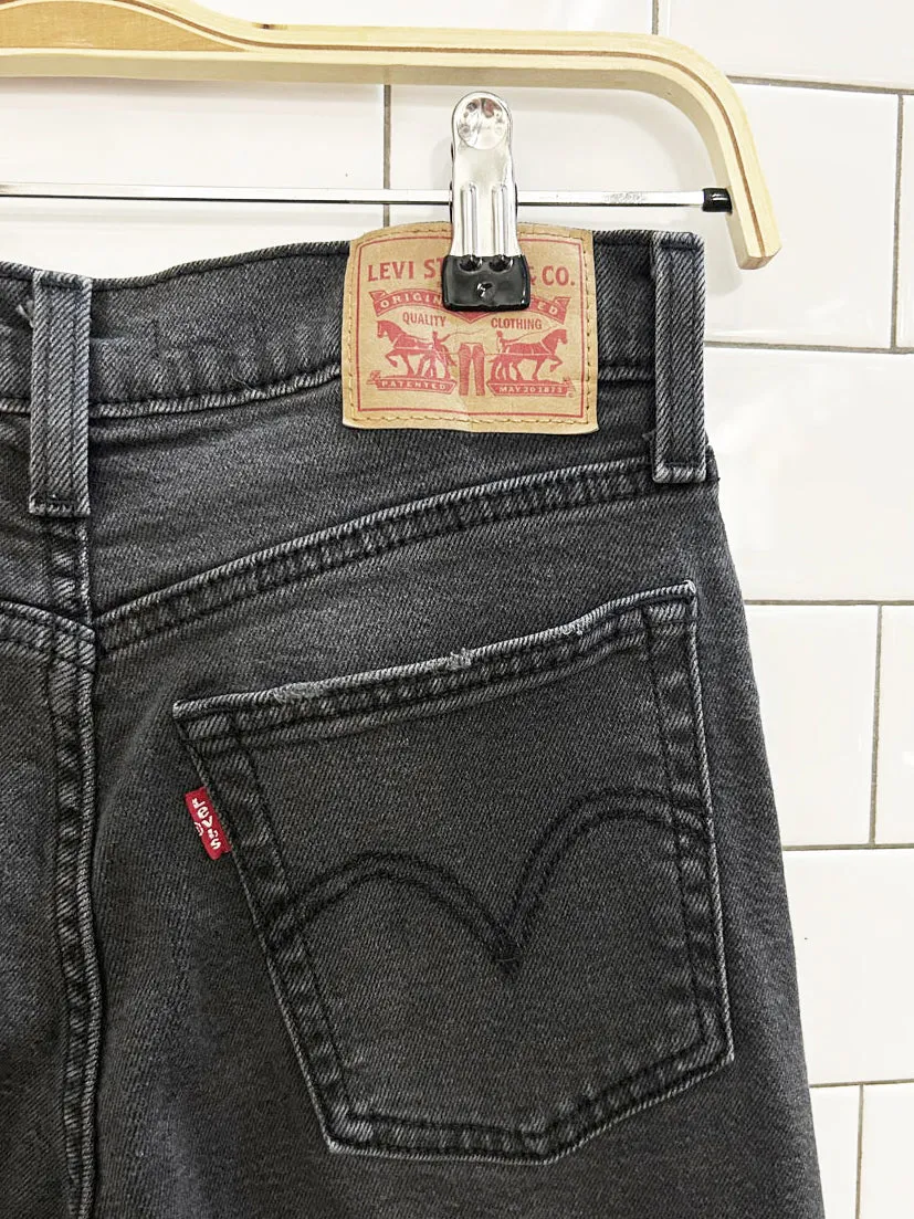 levi's wedgie straight leg jeans sold by Good Market Thrift Store product image thumbnail 5