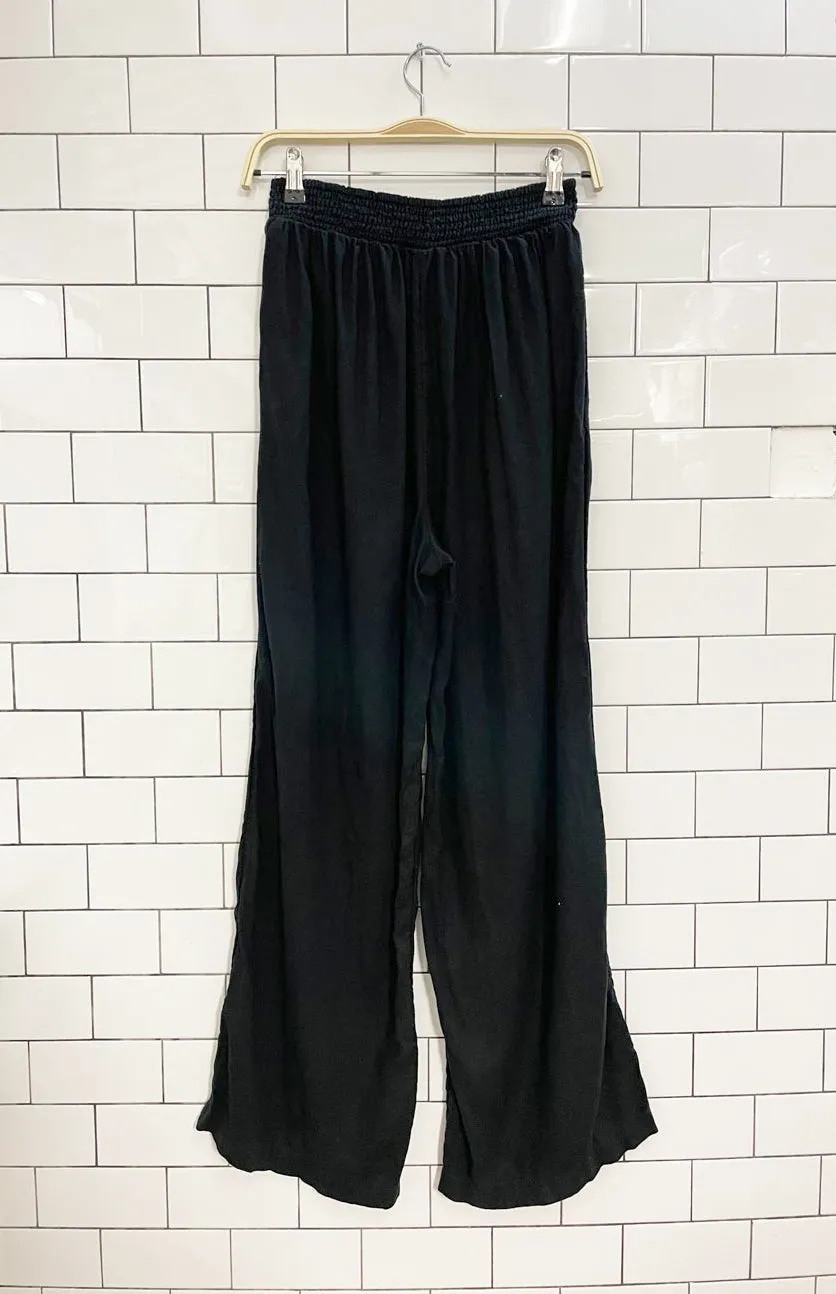aerie linen-blend smocked waist wide leg pant sold by Good Market Thrift Store product image thumbnail 3