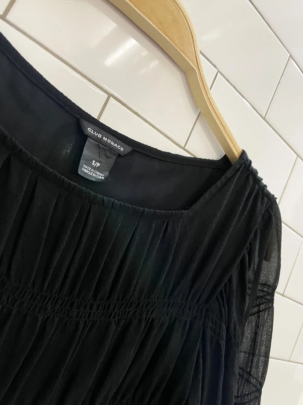 club monaco 100% silk chiffon tiered blouse sold by Good Market Thrift Store product image thumbnail 2