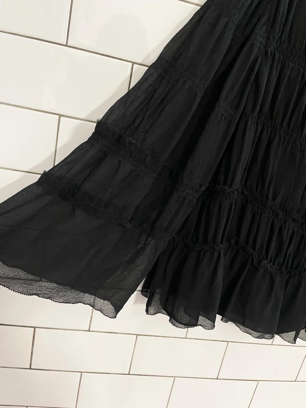 club monaco 100% silk chiffon tiered blouse sold by Good Market Thrift Store product image thumbnail 3