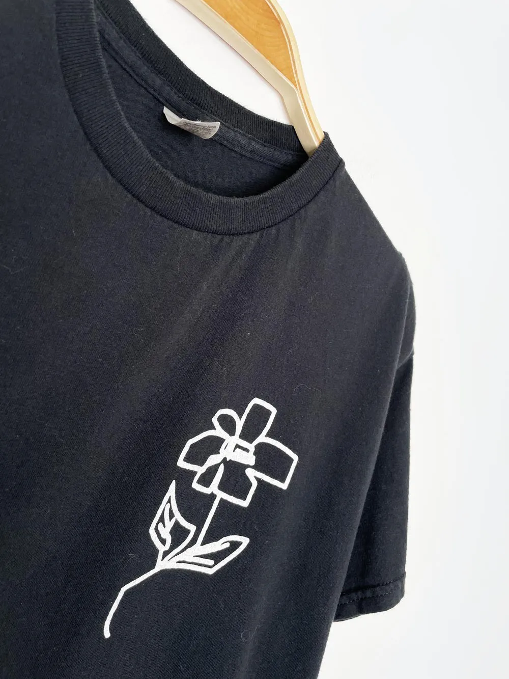 oh wonder 2022 US/CAN tour tee sold by Good Market Thrift Store product image thumbnail 3