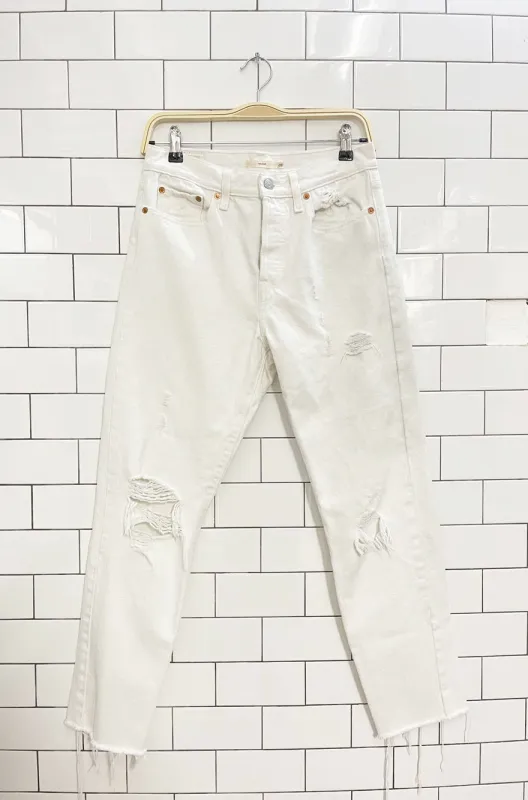 levi's wedgie straight leg distressed jeans sold by Good Market Thrift Store