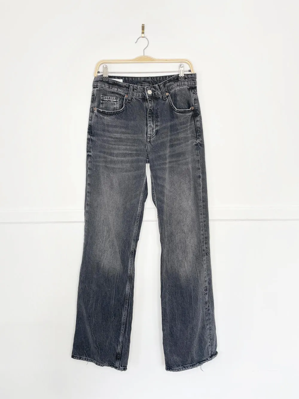 zara high rise wide leg jeans sold by Good Market Thrift Store
