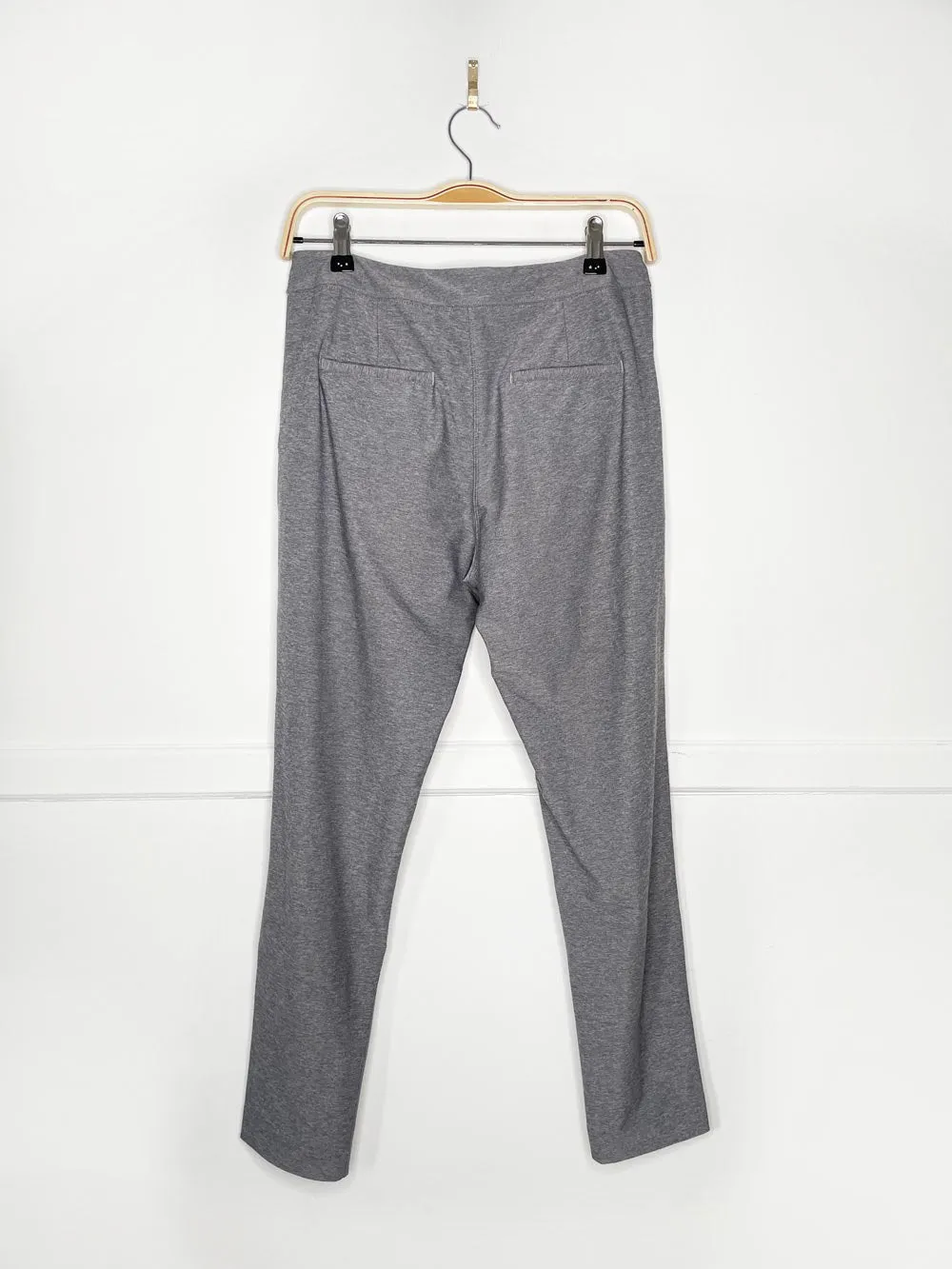 lululemon 2023 tapered leg mid-rise pant | luxtreme sold by Good Market Thrift Store product image thumbnail 5