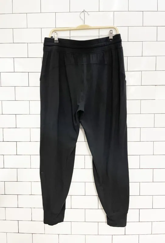 lululemon 2022 ready to rulu high rise jogger sold by Good Market Thrift Store