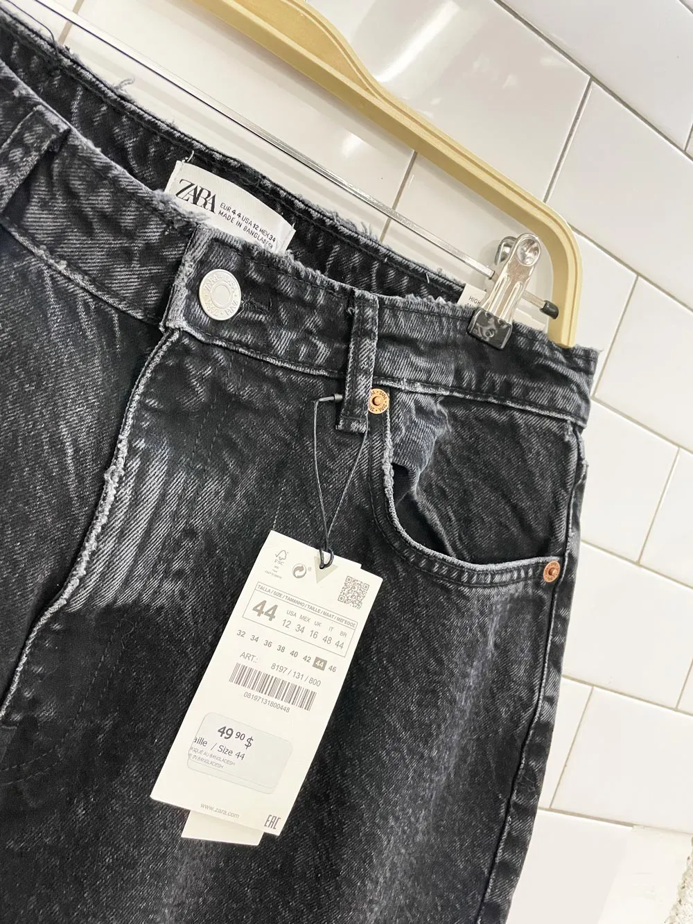 nwt zara high rise mom jean sold by Good Market Thrift Store product image thumbnail 3