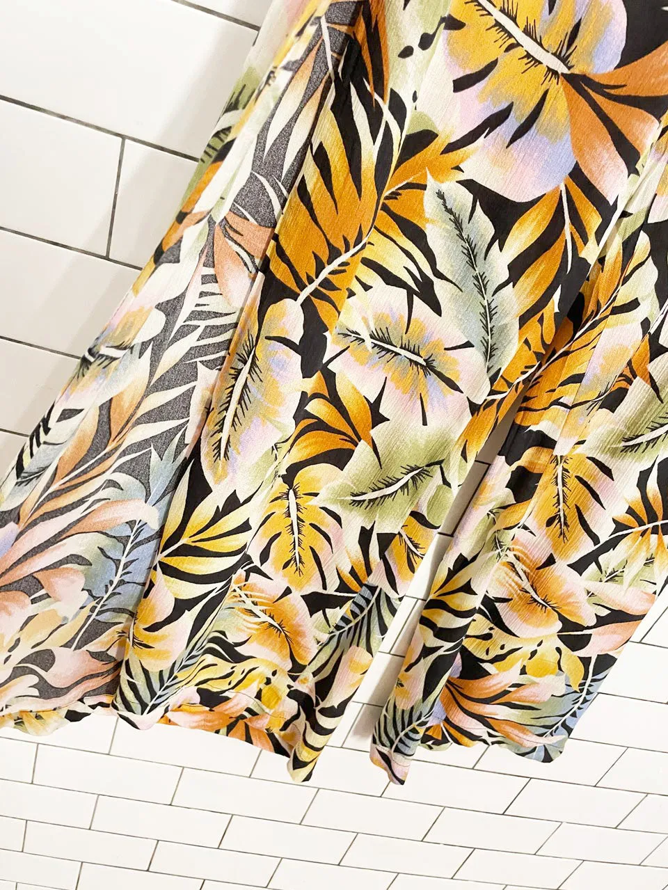 nwt billabong tropical split wide leg pant sold by Good Market Thrift Store product image thumbnail 3