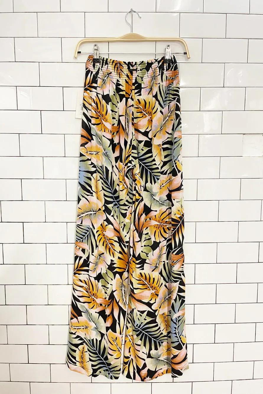 nwt billabong tropical split wide leg pant sold by Good Market Thrift Store product image thumbnail 5